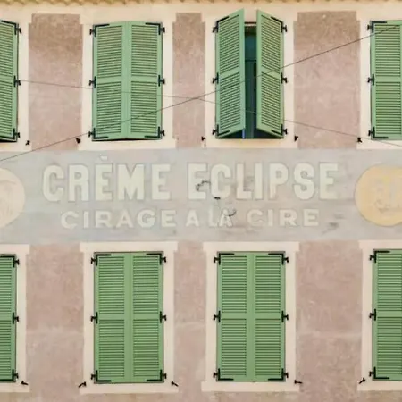 L'echappee Grise *